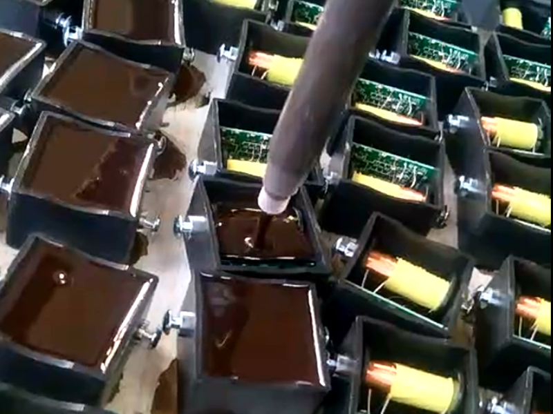 變壓器自動灌膠機(jī)視頻